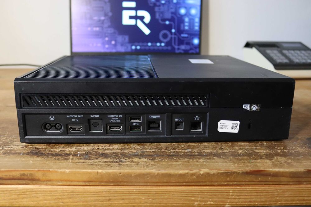 Konsola Xbox One czarny (4526)