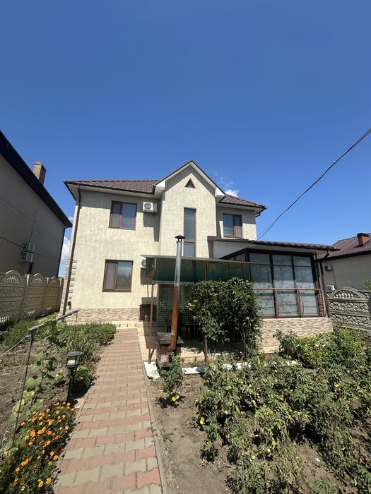 Продам отличный дом недалеко от моря.