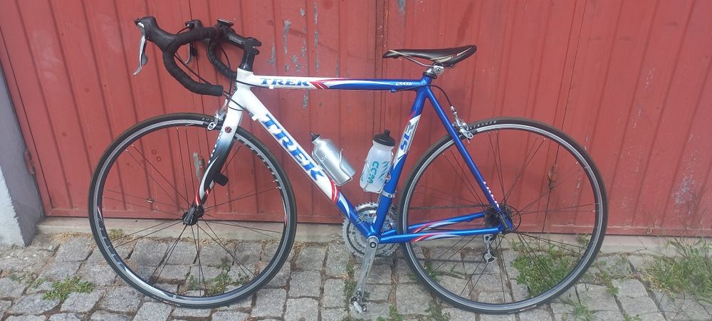 Vendo bicicleta de estrada, com muito pouco uso. A mesma encontra-se em bom estado de conservação.