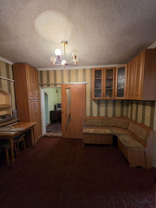 Продаж будинку неподалік від Літака