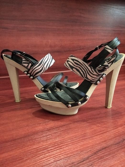 Сандалі жіночі, 39 розмір