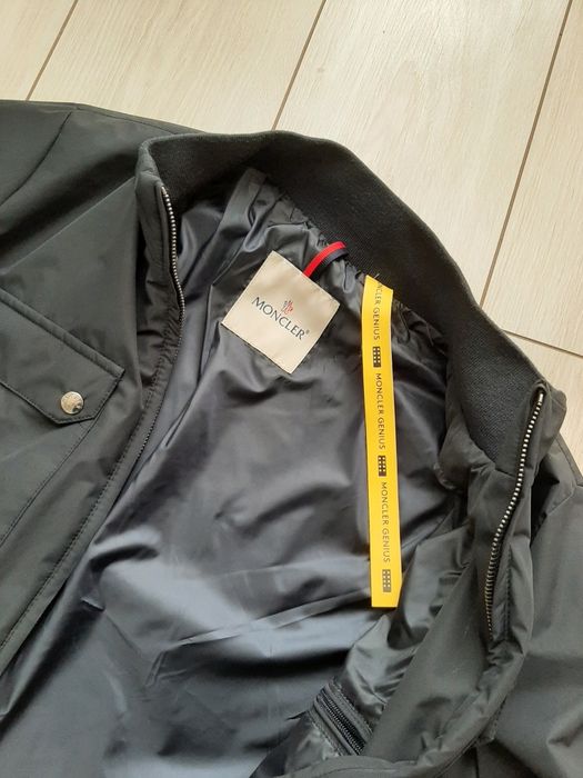 MONCLER куртка нова