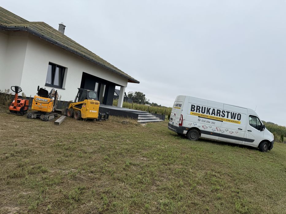 Układanie kostki brukowej. Brukarstwo