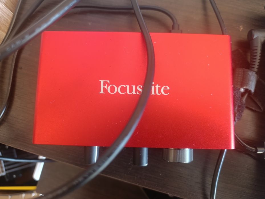 Interface audio Focusrite solo 3rd , monitory studyjne evenis