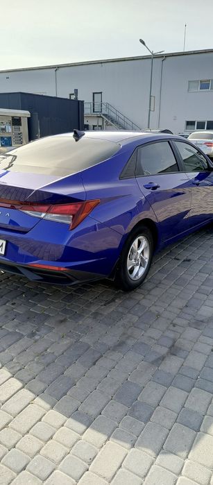 Автомобіль 2021 року