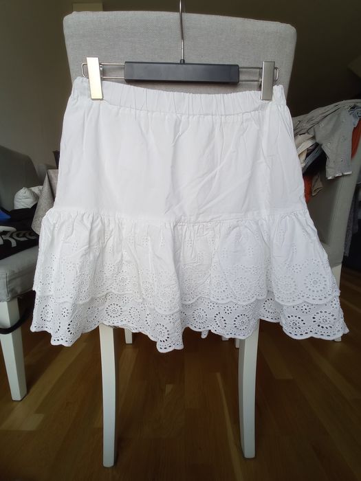 Biała spódniczka haftowana 100% bawełna