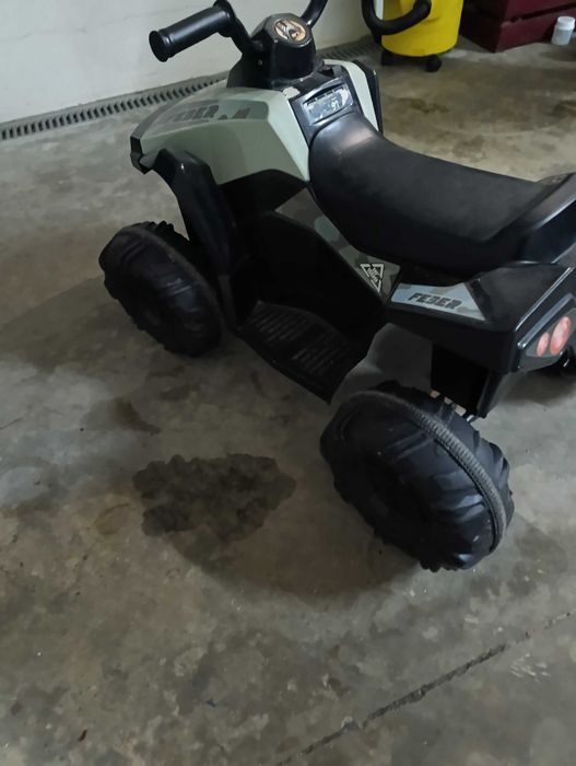 Moto 4 criança (Feber)