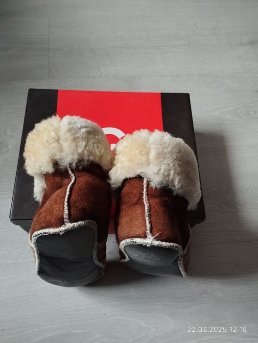 Чуни из овчины отличной выделки