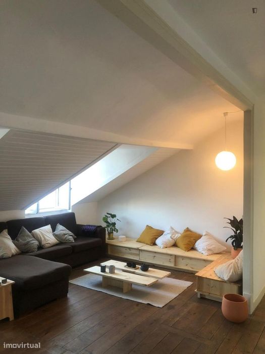 Quarto - localizado em Arroios Lisbon