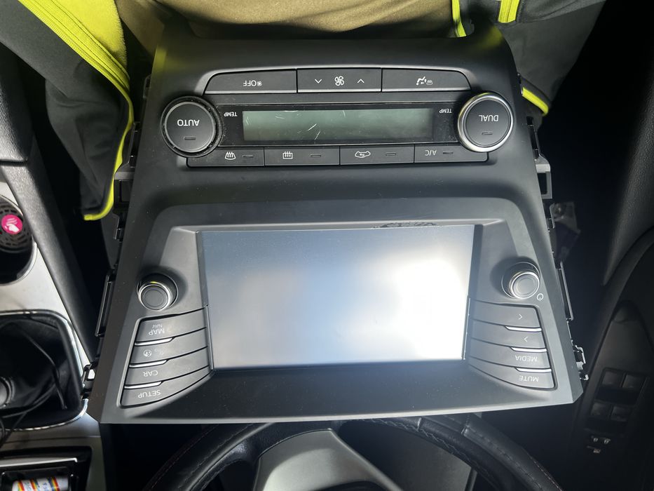 Radio toyota avensis t27 left t29