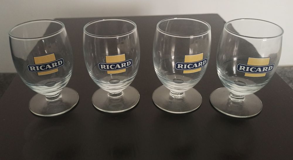 Conjunto de vários copos coleção