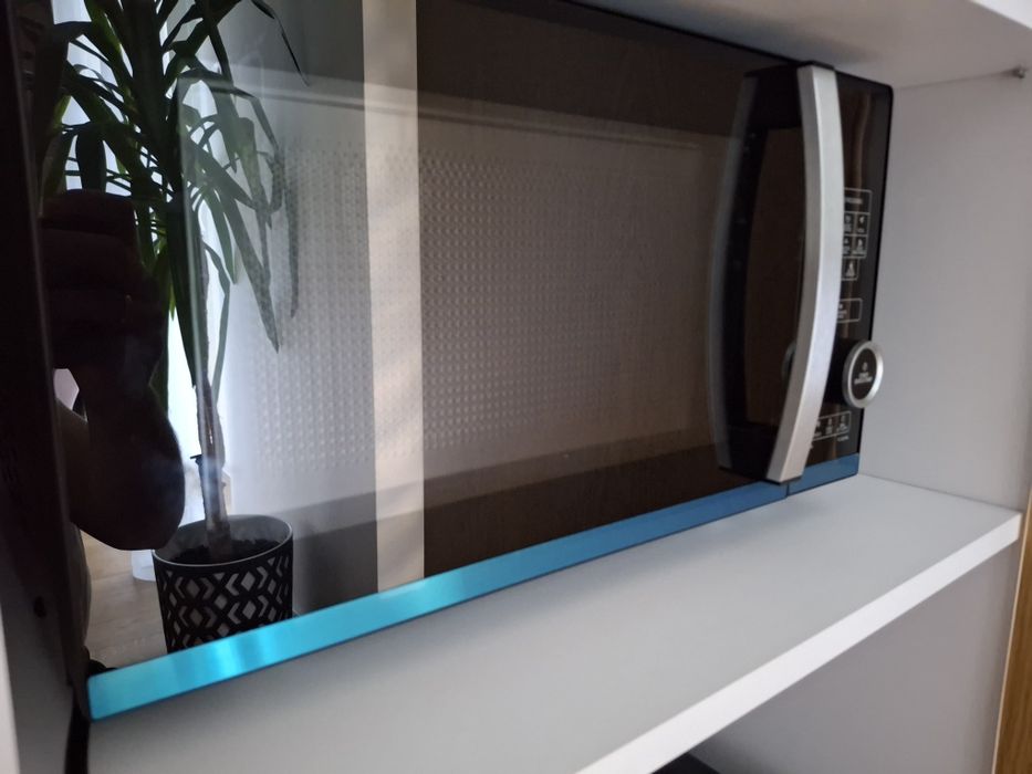 Kuchenka mikrofalowa z gwarancją, Mikrofalówka wolnostojąca Sharp 800W 20L