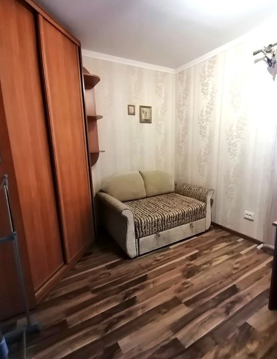 Здам кімнату для проживання дівчини. Басів кут.