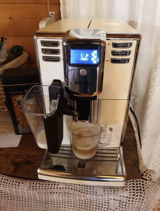 Кавомашина кофемашина Автоматична кавоварка Philips LatteGo EP5330 latte, капучіно з домашнього використання!