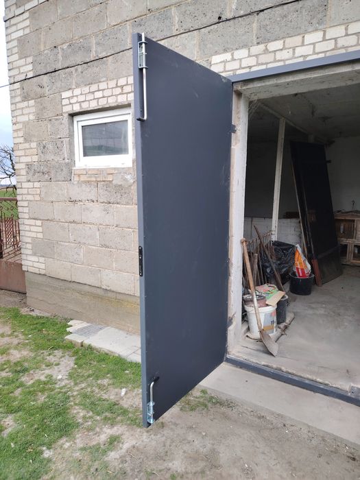 Drzwi wrota wierzeje