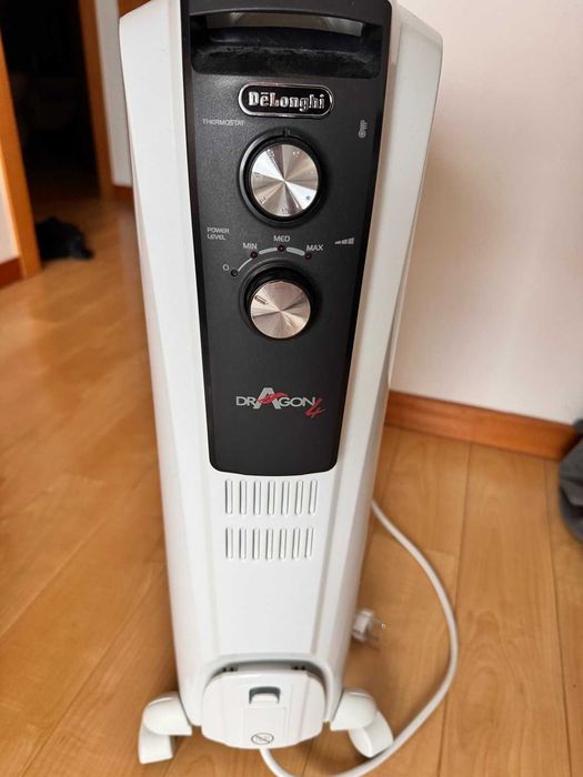 Radiador a óleo De'Longhi Dragon 4, 2500 W
