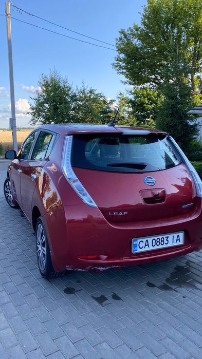 Електромобіль Nissan Leaf