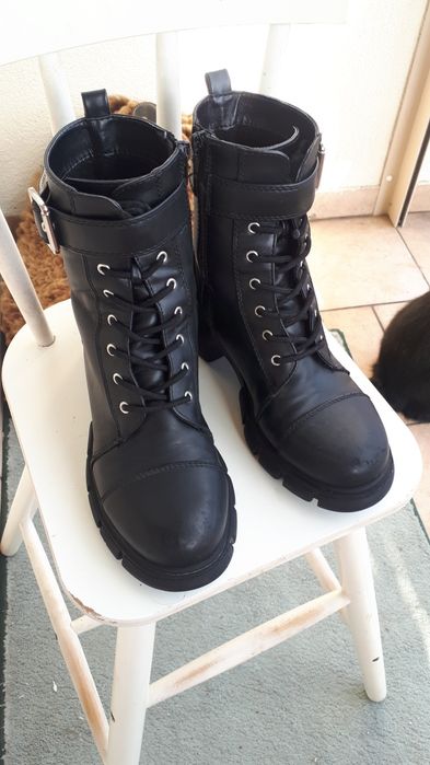 Czarne, wysokie botki, glany, goth sprzączki, 36.
