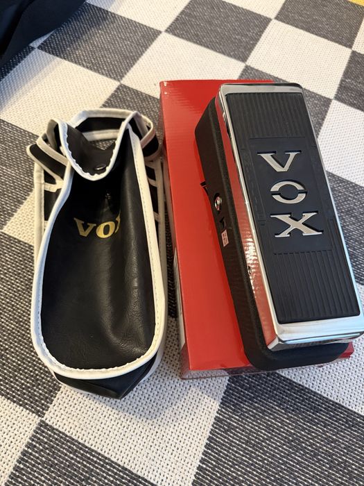 VOX 847A wah wah