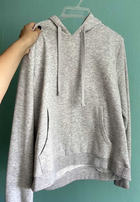Szary hoodie Sinsay