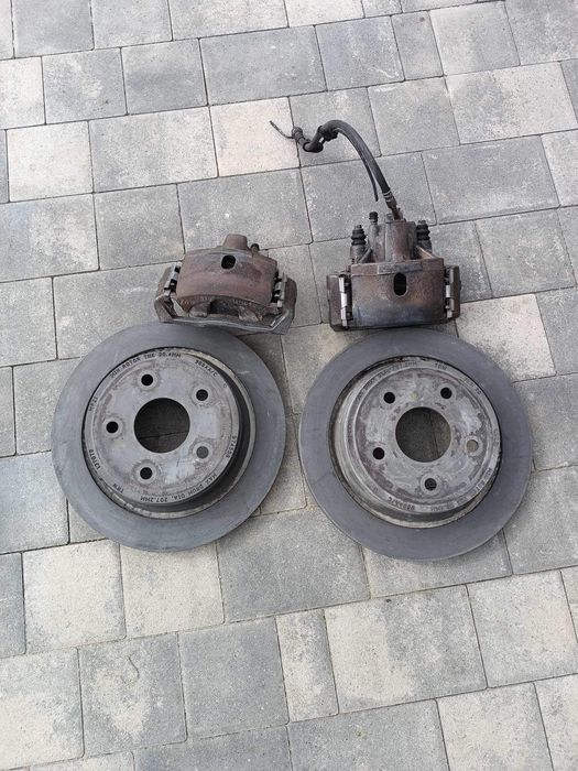 Tarcze plus zaciski tył DODGE 1500-57 HEMI