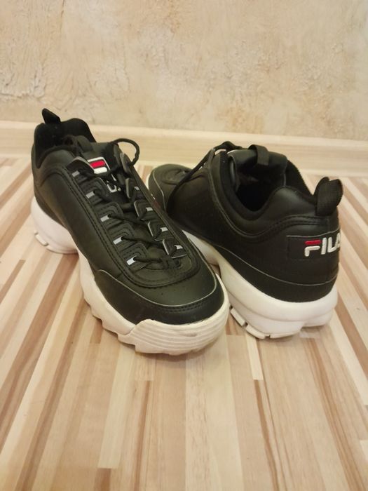 Czarno-białe buty FILA