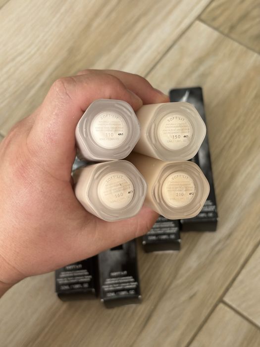 Оригінал! Тональний крем Fenty Beauty Soft’Lit Naturally Luminous Longwear Foundation — 110 / 150 / 160 / 210