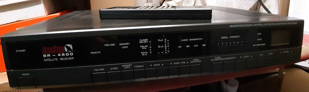 Recetor de Satélite SR - 4500 c/comando original
