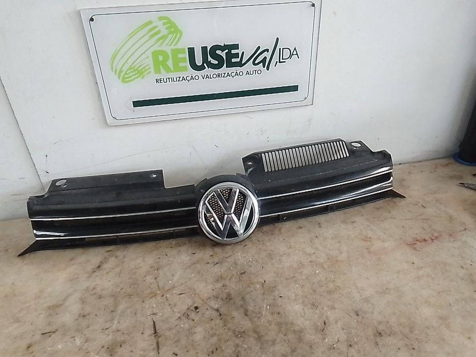 Grelha frente VOLKSWAGEN Golf VI (5K1)