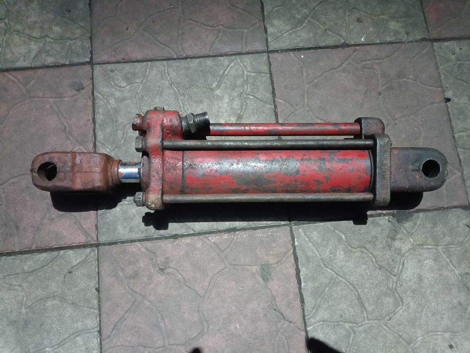 Гідроциліндр Цс 75