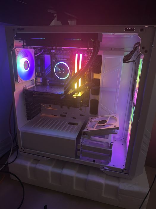 PC Gamer i5-13500 | RTX 4070 SUPER 12GB | 32GB DDR5 | SSD NVMe 1TB | Windows 11 Pro