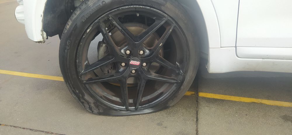 Ford Kuga      .