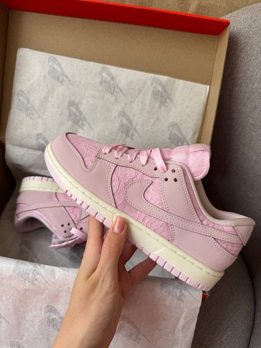 Nike SB Dunk Low Lace Pink Regal трендові жіночі кросівки найк сб данк рожеві