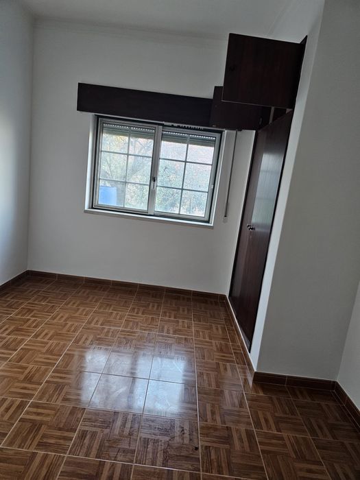 Alugo quartos com sala conzinha, dois banheiro