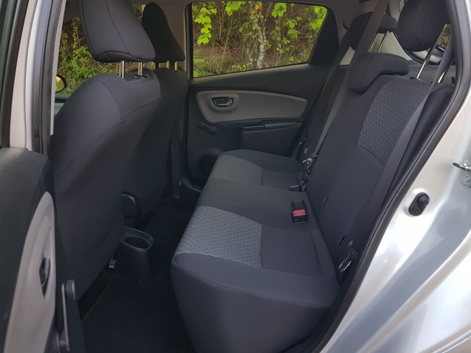 Toyota yaris 1.4 D4D * como novo  *caixa de 6velocidades*