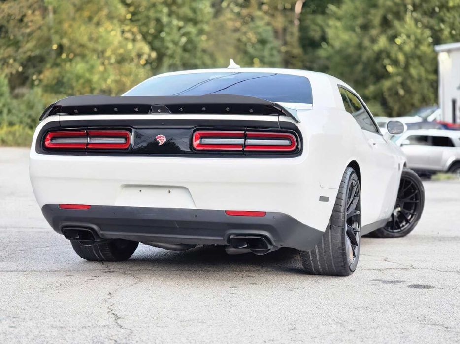Dodge Challenger SRT Hellcat      2017