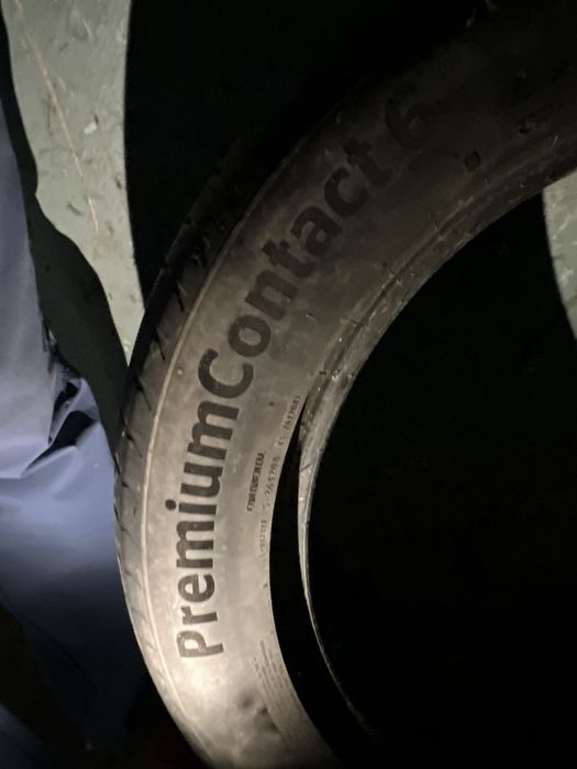 Шины бу 3 шт 235 55 19 Континентпль