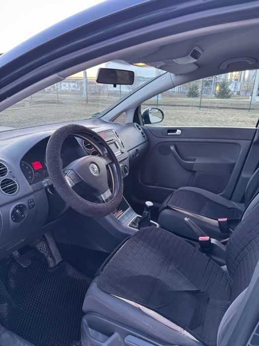 Volkswagen golf plus