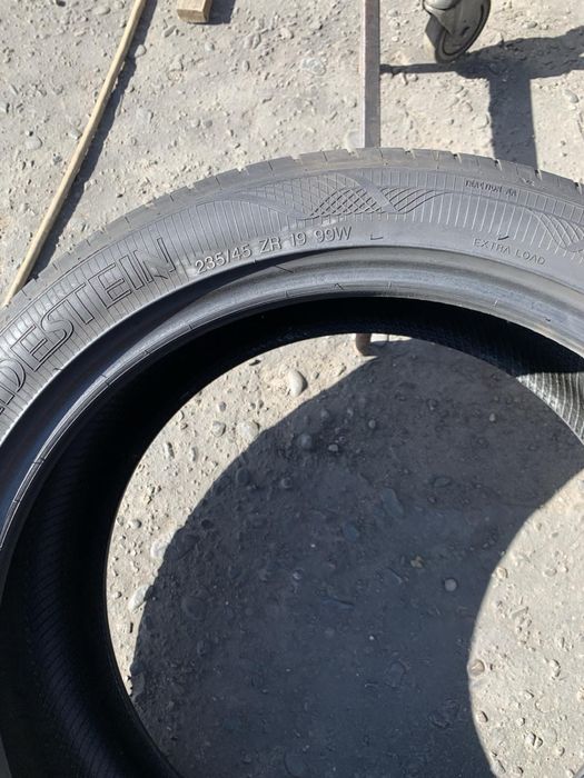 Шини 235/45 R19 пара Vredestein 6,8/6,4мм літо 2023р