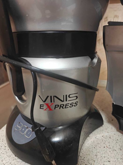 Кухонный комбайн марки VINIS EXPRESS.