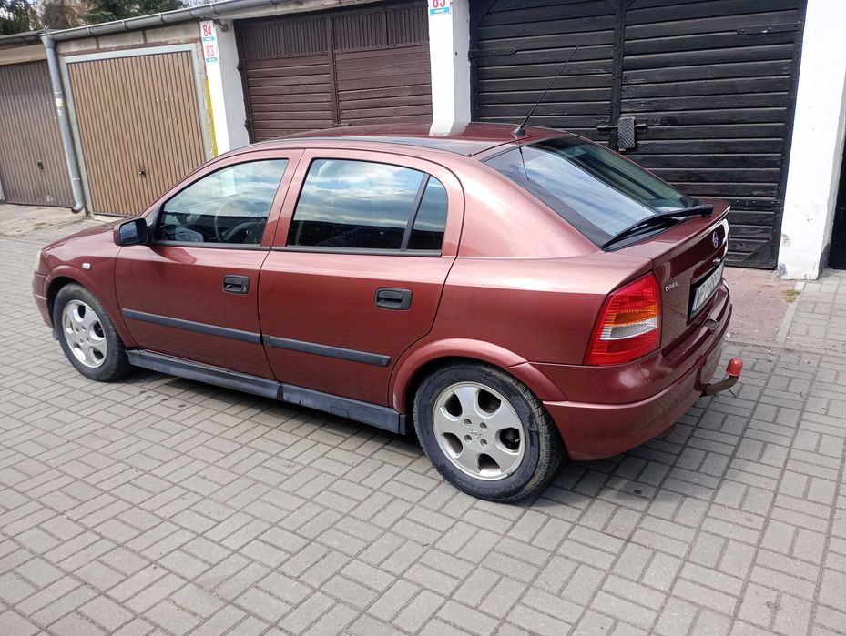 samochód Opel Astra