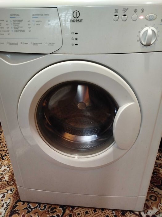 Стиральная машина  indesit wiun80