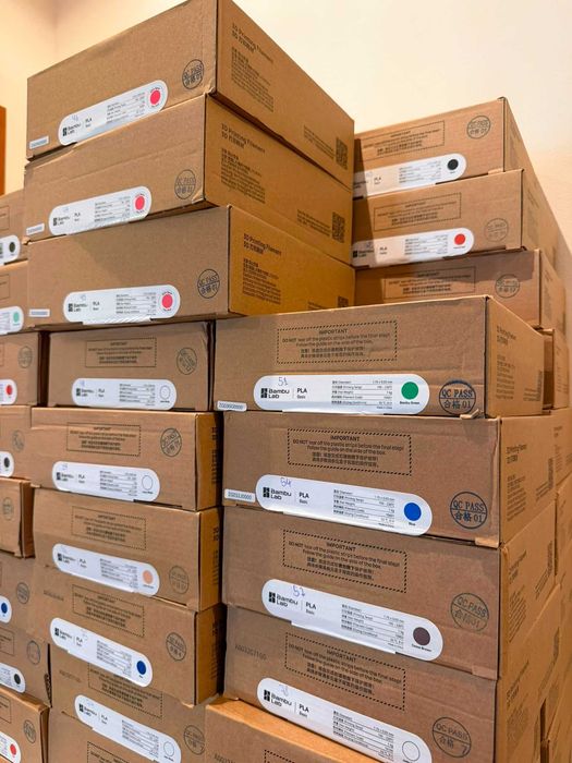 Filamentos BAMBU LAB: Temos várias cores a pronta entrega, A partir de 13,00€ (refil) e com spool 15:00€