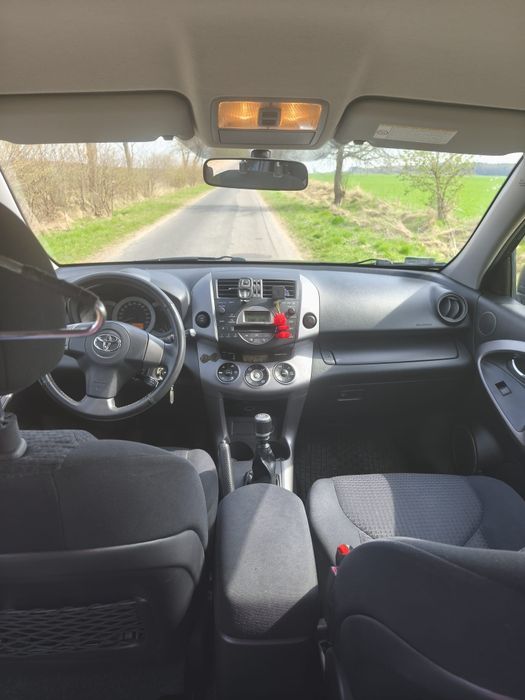 Toyota   RAV 4..