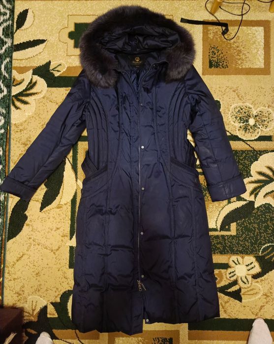 Пуховик темно синий с песцовой опушкой 48 размера