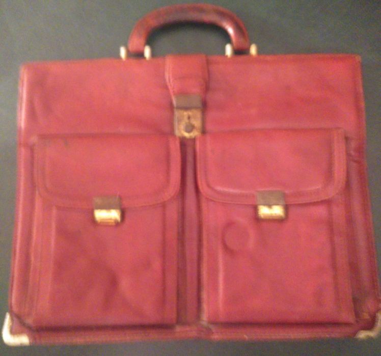 Pasta executiva em pele genuína