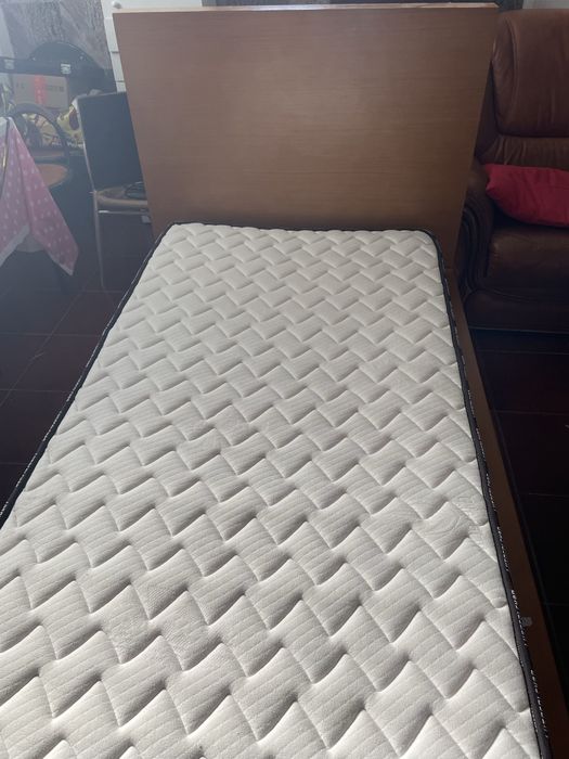 Cama solteiro com colchao