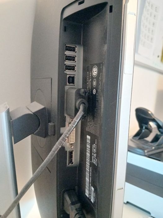 Zestaw dwóch monitorów Dell 22" + stacja dokująca i kable