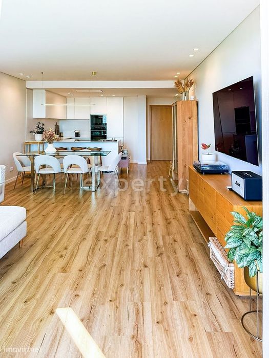 Apartamento T2 | Edifício Lourencinha II | Câmara De Lobos