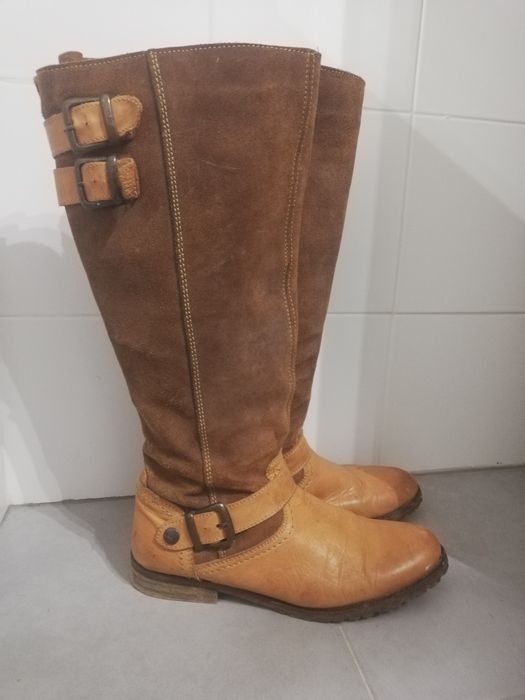 Botas de pele cano alto